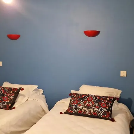 Chezjeanne 2*