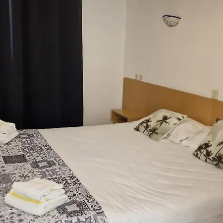 Hotel Chezjeanne 2*