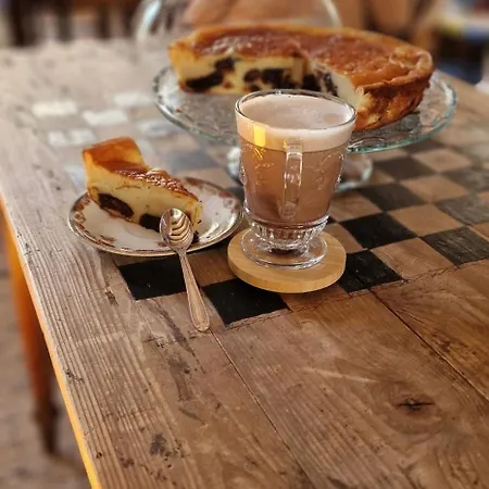 Chezjeanne 2* Ла-Бурбуль
